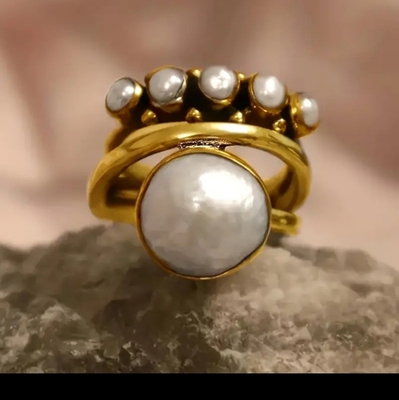 Vintage Ring Inlaid Artificial Pearl Multi Layer Design - Picture 3 of 5
